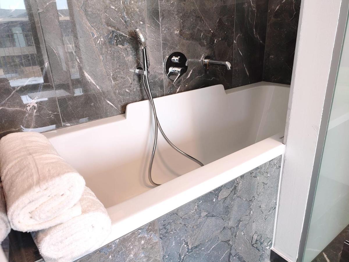 Panorama Apartment Vienna - free parking, sauna&fitness Eksteriør bilde